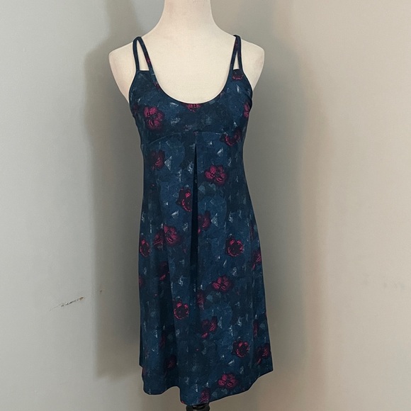 Patagonia Dresses & Skirts - Patagonia Blue and Pink Floral Dress size small